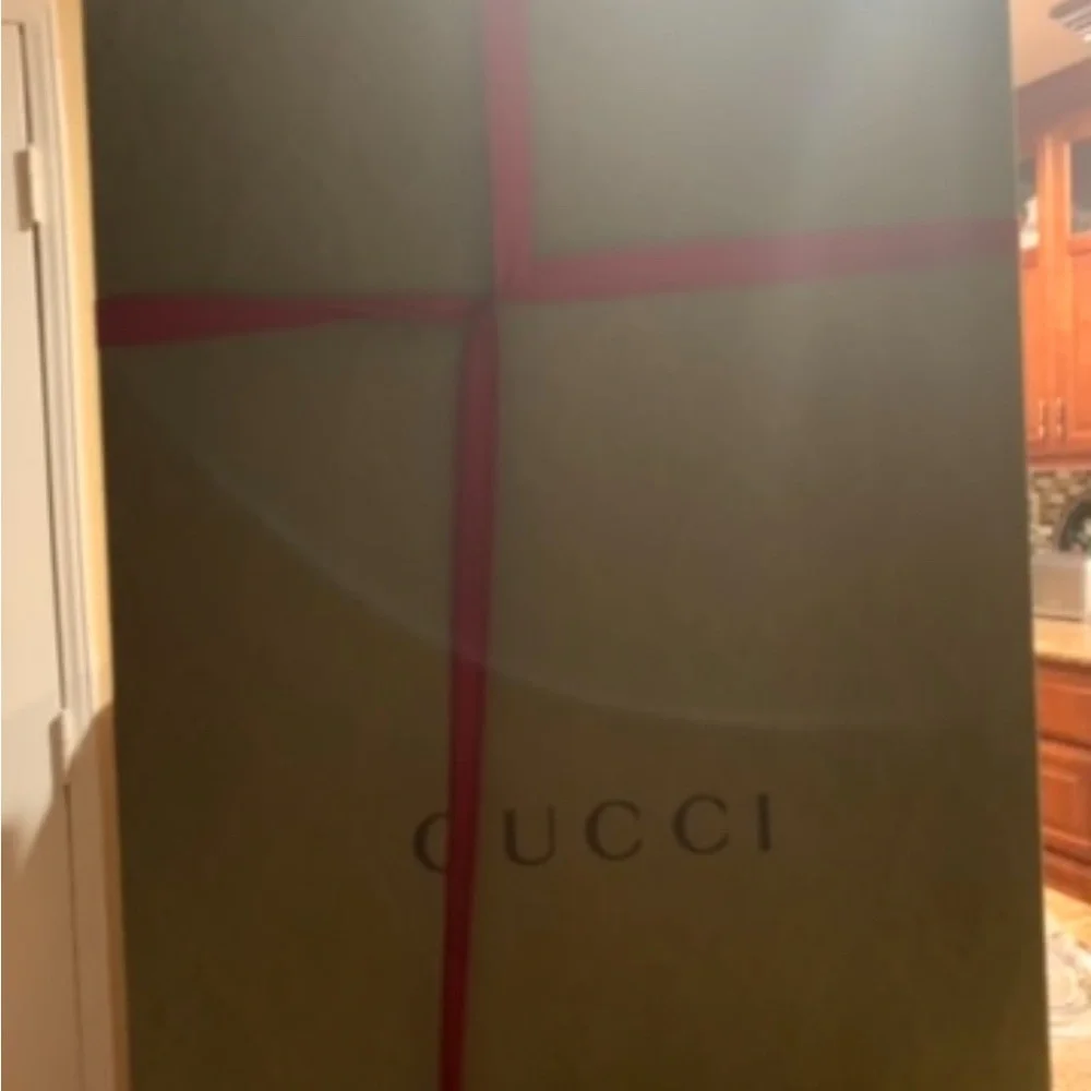 Beautiful brand new authentic Gucci boots size 7. Must have.Bough then in Milan. - Picture 3 of 3